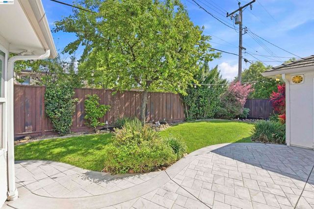 5238 Brophy Dr, Fremont, CA 94536