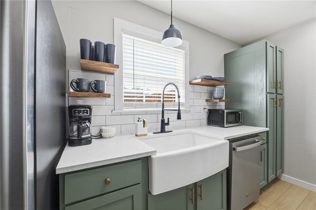 2402 SE Jayel Terrace 4, Bentonville, AR 72712