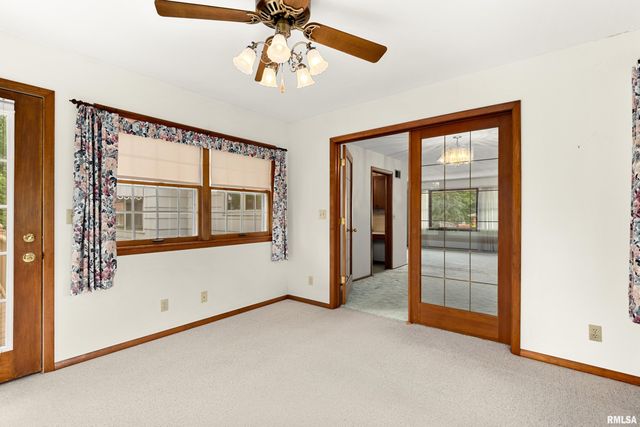 303 OAKWOOD Circle, Washington, IL 61571