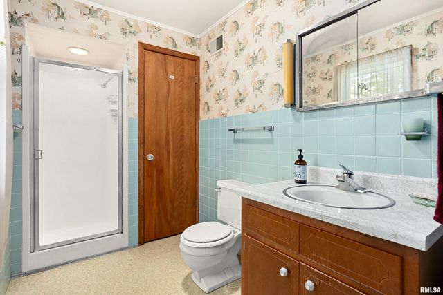 303 OAKWOOD Circle, Washington, IL 61571