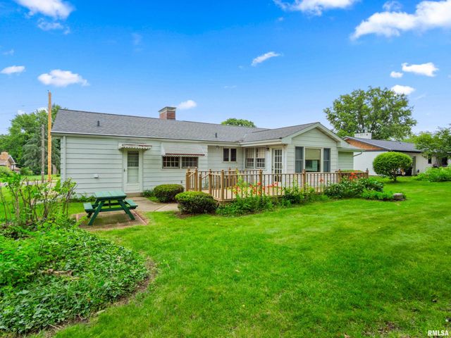 303 OAKWOOD Circle, Washington, IL 61571