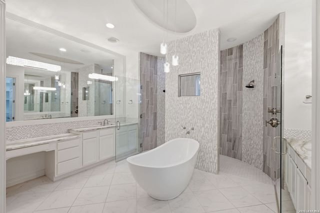 11106 CALIZA BLF, Boerne, TX 78006
