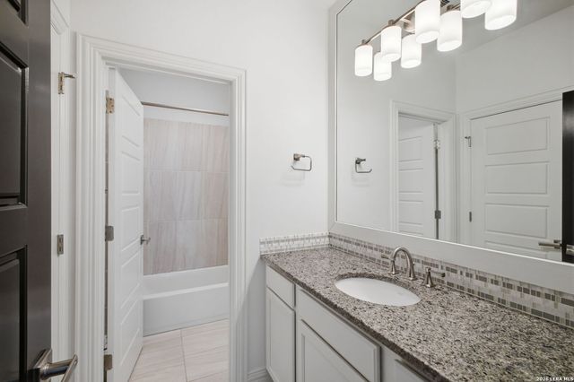 11106 CALIZA BLF, Boerne, TX 78006