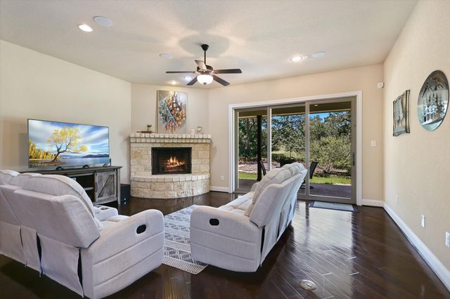 110 Liberty Bell LN, Fischer, TX 78623