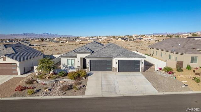 2365 E Calle Madrid, Fort Mohave, AZ 86426