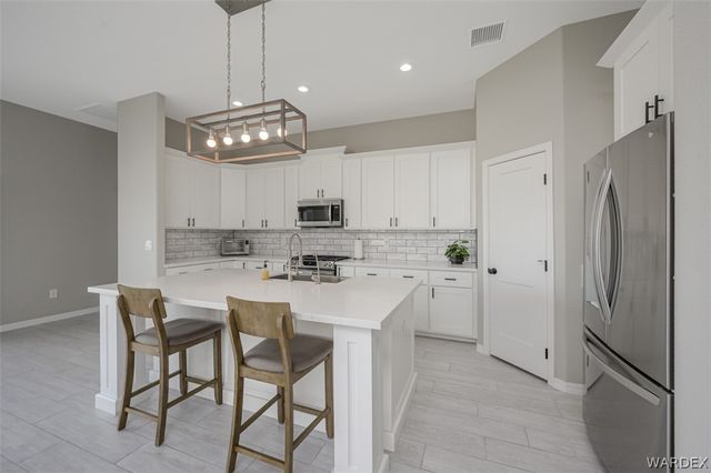 2365 E Calle Madrid, Fort Mohave, AZ 86426