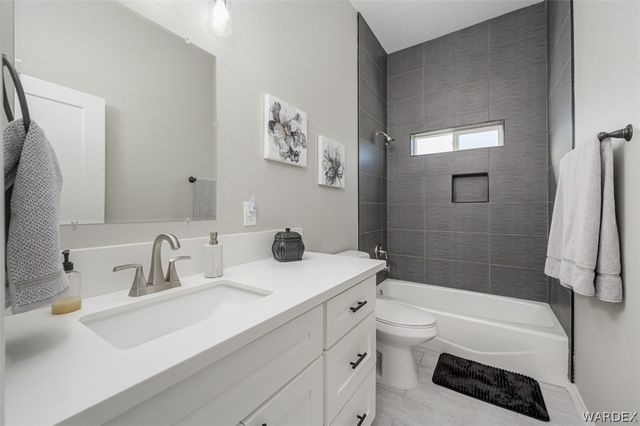 2365 E Calle Madrid, Fort Mohave, AZ 86426