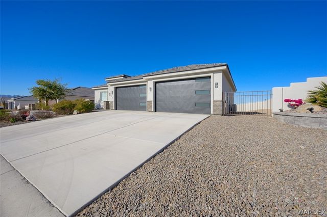 2365 E Calle Madrid, Fort Mohave, AZ 86426
