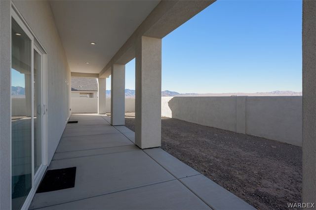 2365 E Calle Madrid, Fort Mohave, AZ 86426