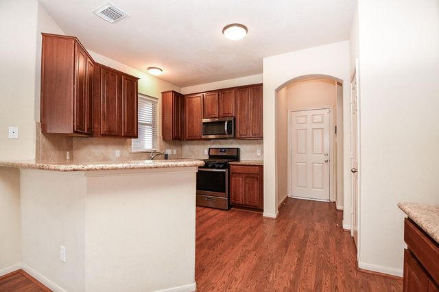 5215 Brinkman Court, Houston, TX 77091