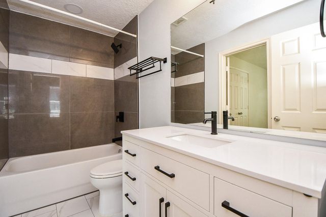 5215 Brinkman Court, Houston, TX 77091