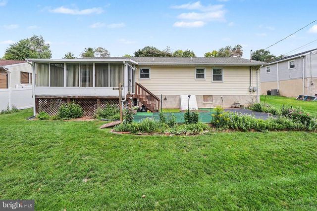 3261 TRINITY RD, Harrisburg, PA 17109