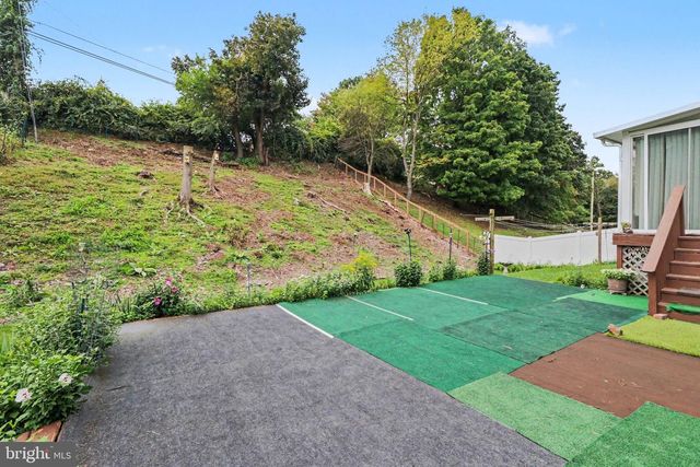 3261 TRINITY RD, Harrisburg, PA 17109