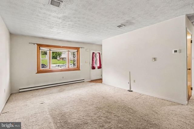 3261 TRINITY RD, Harrisburg, PA 17109