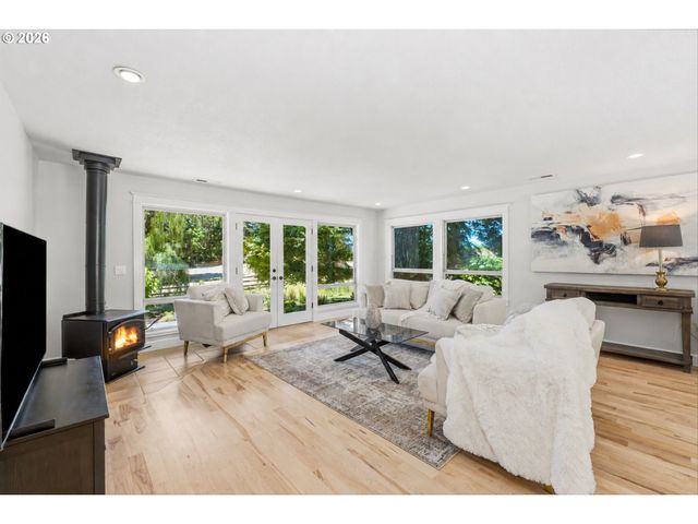 24515 Sw MOUNTAIN Rd, West Linn, OR 97068