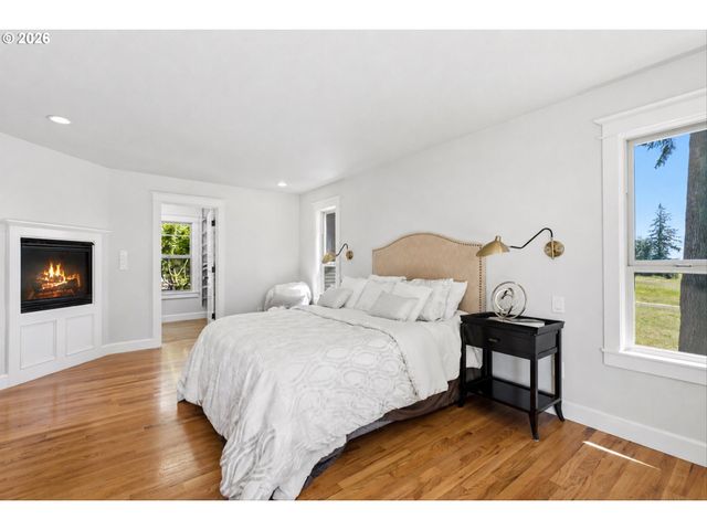 24515 Sw MOUNTAIN Rd, West Linn, OR 97068