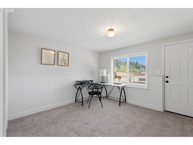 24515 Sw MOUNTAIN Rd, West Linn, OR 97068
