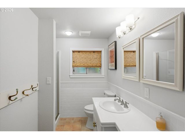 24515 Sw MOUNTAIN Rd, West Linn, OR 97068