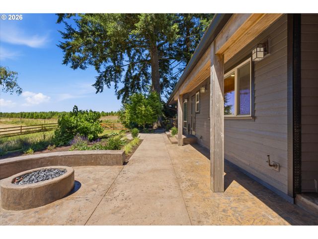 24515 Sw MOUNTAIN Rd, West Linn, OR 97068