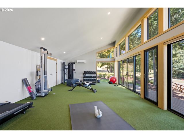 24515 Sw MOUNTAIN Rd, West Linn, OR 97068