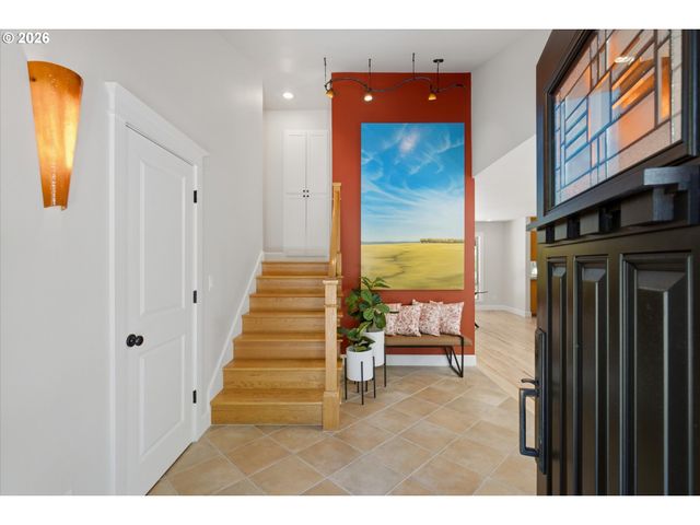 24515 Sw MOUNTAIN Rd, West Linn, OR 97068
