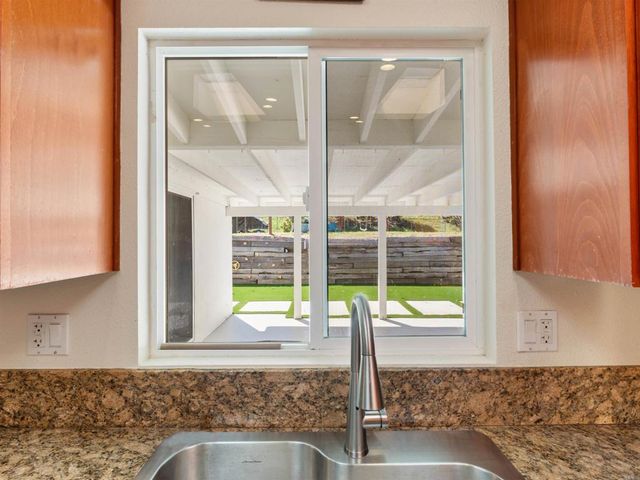 1265 E Fallbrook Street, Fallbrook, CA 92028