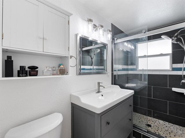 1265 E Fallbrook Street, Fallbrook, CA 92028