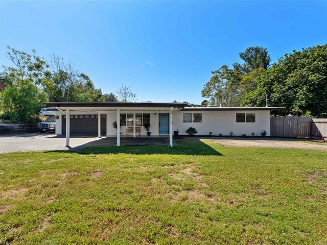 1265 E Fallbrook Street, Fallbrook, CA 92028