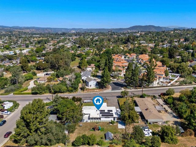 1265 E Fallbrook Street, Fallbrook, CA 92028