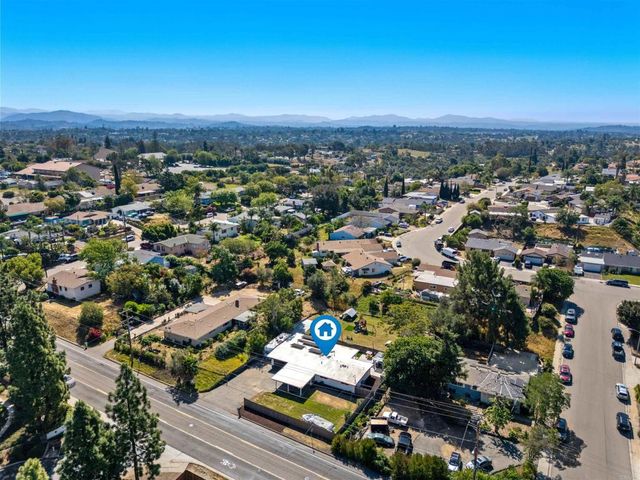 1265 E Fallbrook Street, Fallbrook, CA 92028
