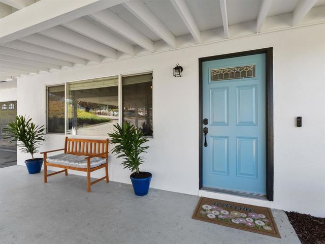 1265 E Fallbrook Street, Fallbrook, CA 92028