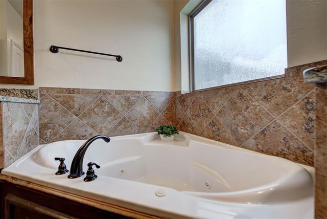 11508 Tarantino Drive, Oklahoma City, OK 73173