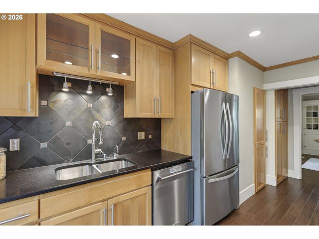 7111 Se 63RD Ave, Portland, OR 97206