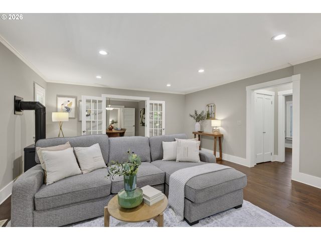 7111 Se 63RD Ave, Portland, OR 97206