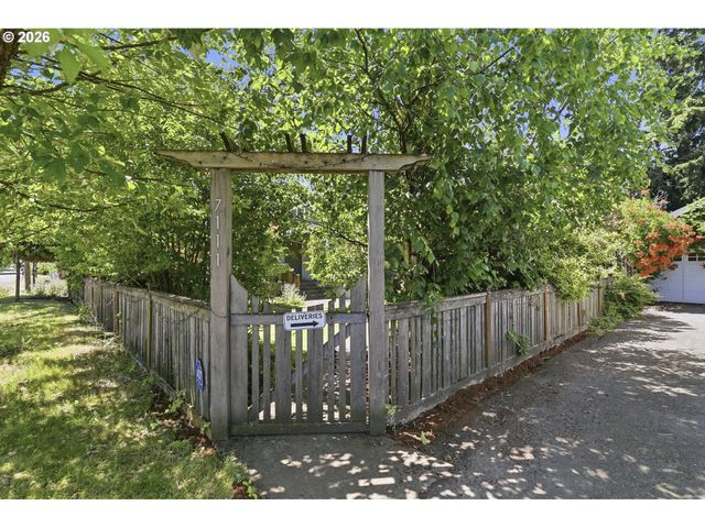 7111 Se 63RD Ave, Portland, OR 97206