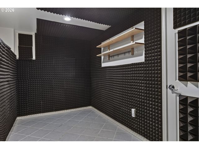 7111 Se 63RD Ave, Portland, OR 97206