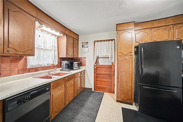 6131 Cernech Road, Kansas City, KS 66104