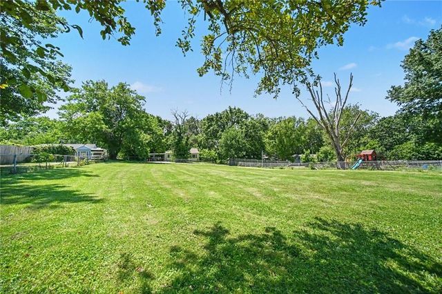 6131 Cernech Road, Kansas City, KS 66104