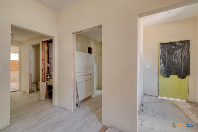 116 S Cypress Avenue, Luling, TX 78648