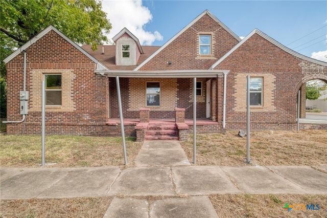 116 S Cypress Avenue, Luling, TX 78648