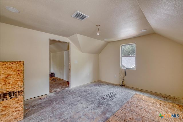 116 S Cypress Avenue, Luling, TX 78648