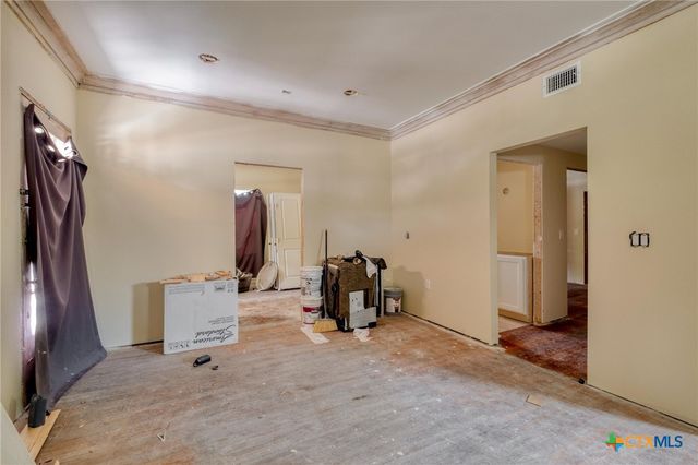 116 S Cypress Avenue, Luling, TX 78648