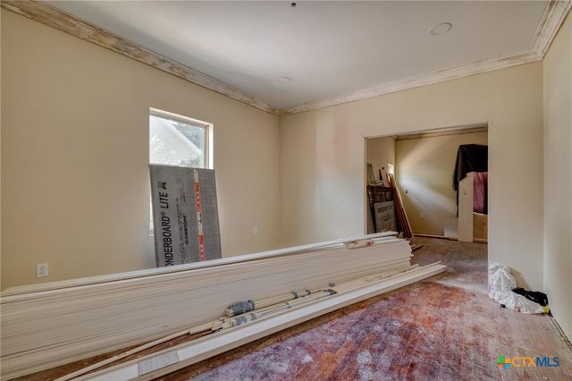 116 S Cypress Avenue, Luling, TX 78648