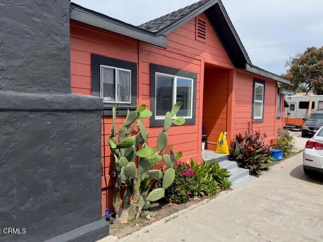 2422 Alameda Avenue, Ventura, CA 93003