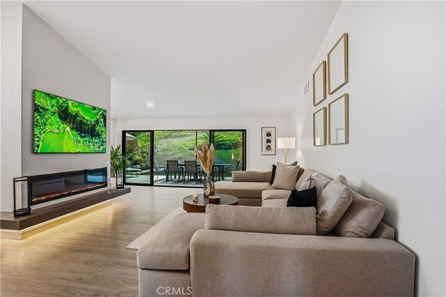 22207 Vacation, Canyon Lake, CA 92587