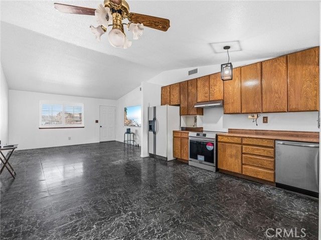 18449 Hackberry, Hesperia, CA 92345
