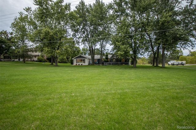 5362 McCandlish Road, Grand Blanc Charter Township, MI 48439