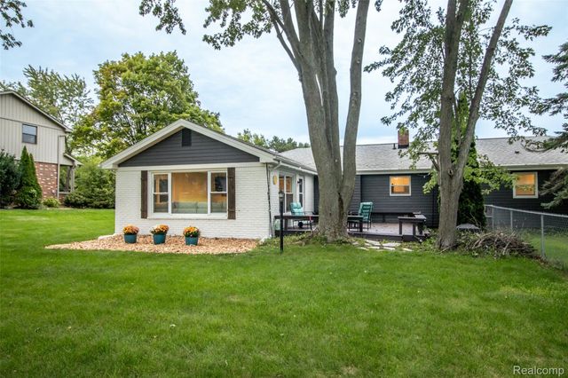 5362 McCandlish Road, Grand Blanc Charter Township, MI 48439
