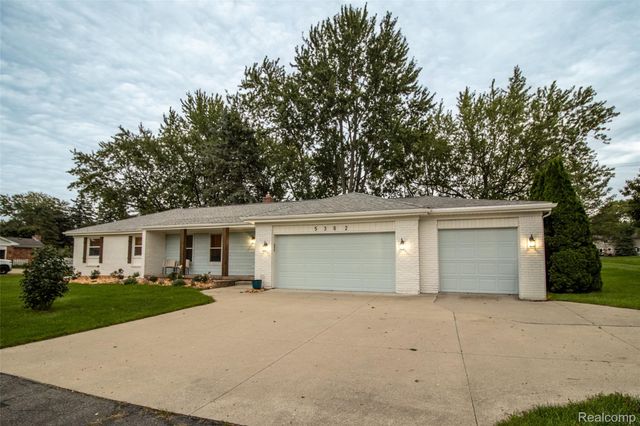 5362 McCandlish Road, Grand Blanc Charter Township, MI 48439
