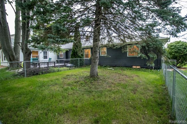 5362 McCandlish Road, Grand Blanc Charter Township, MI 48439
